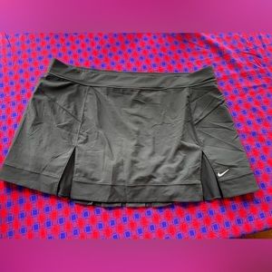 Nike Fitdry pleated skort size XL worn a few times in great condition